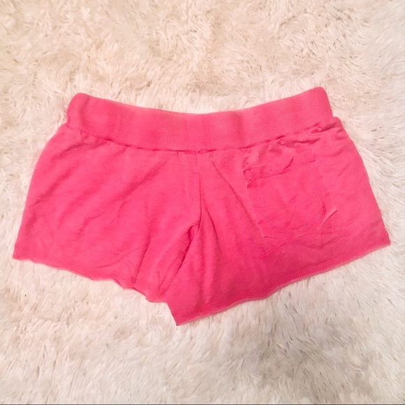 Cute ‘Daisy Fuentes Fit’ shorts - Picture 2 of 5